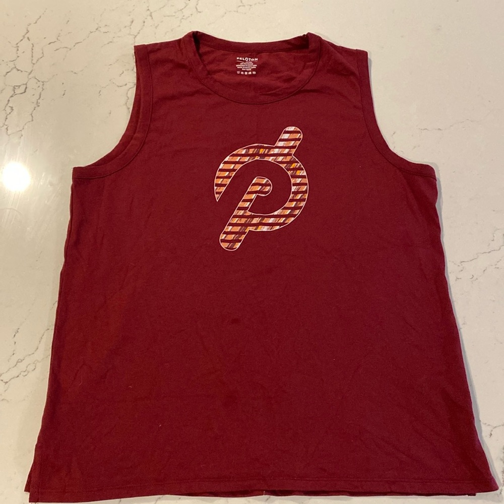 Women peloton tank top maroon size L